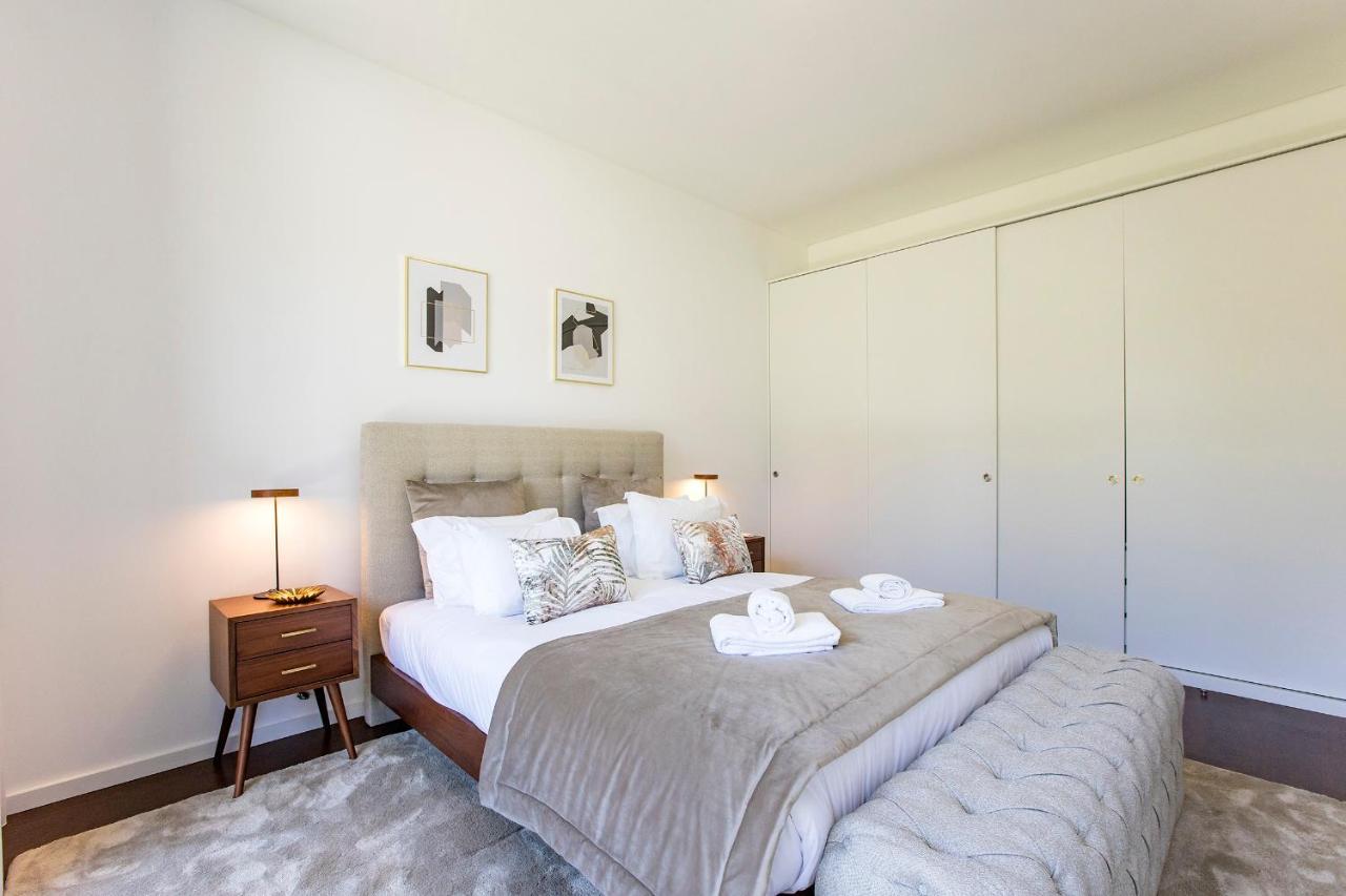Superb 1br Flat W/ Garden, Ac & Free Parking By Lovelystay Oporto